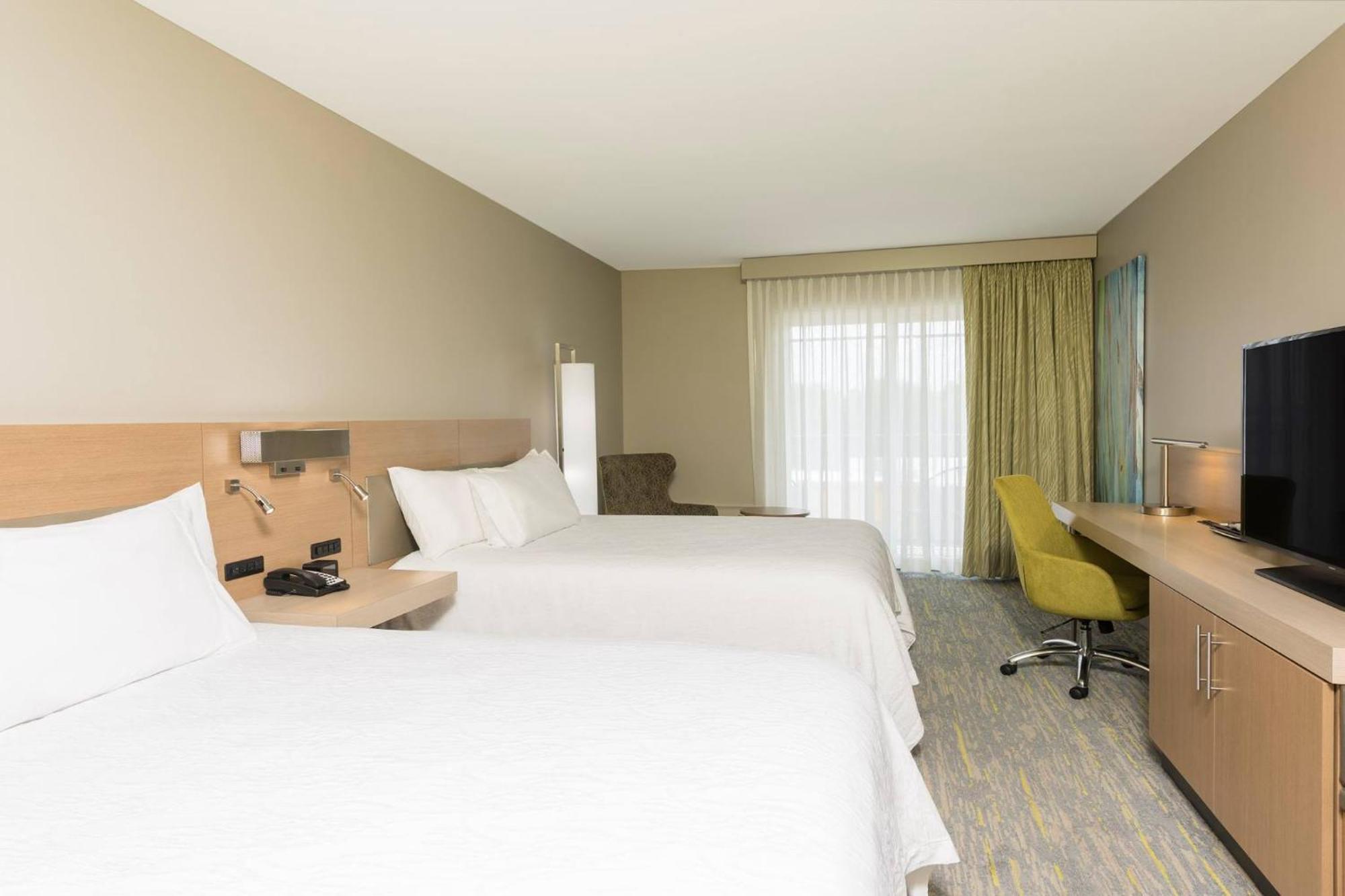 Hilton Garden East 3*