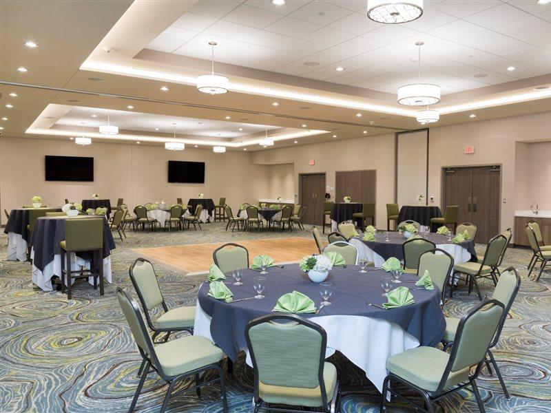 Hilton Garden East Hotel 3*