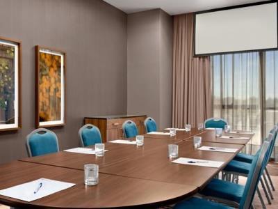 Hilton Garden East Hotel 3*